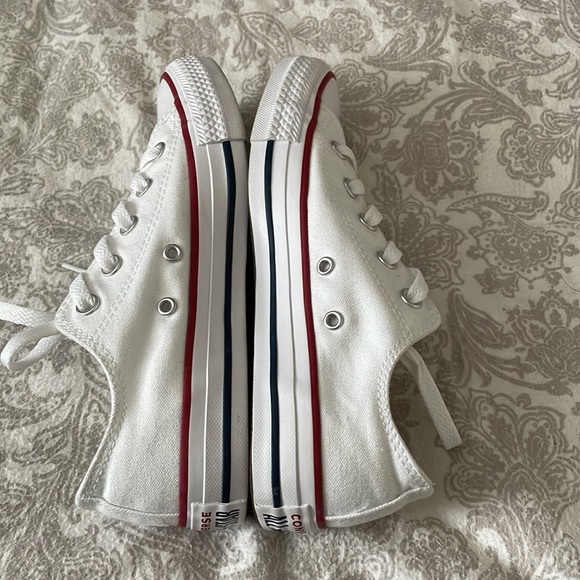 NWOT Converse All-Star Chuck Taylor Low Tops in White Womens Size 6 - Picture 4 of 7